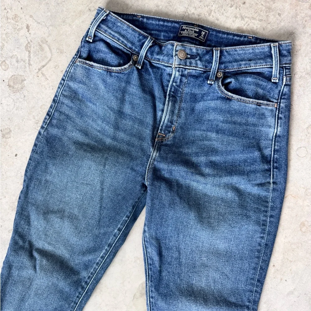 Abercrombie & Fitch Simone High Rise Ankle Flare Size 28/6 Short